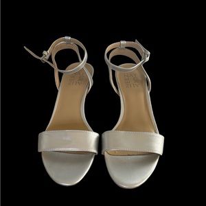 Naturalizer Sandal, size 6.5.